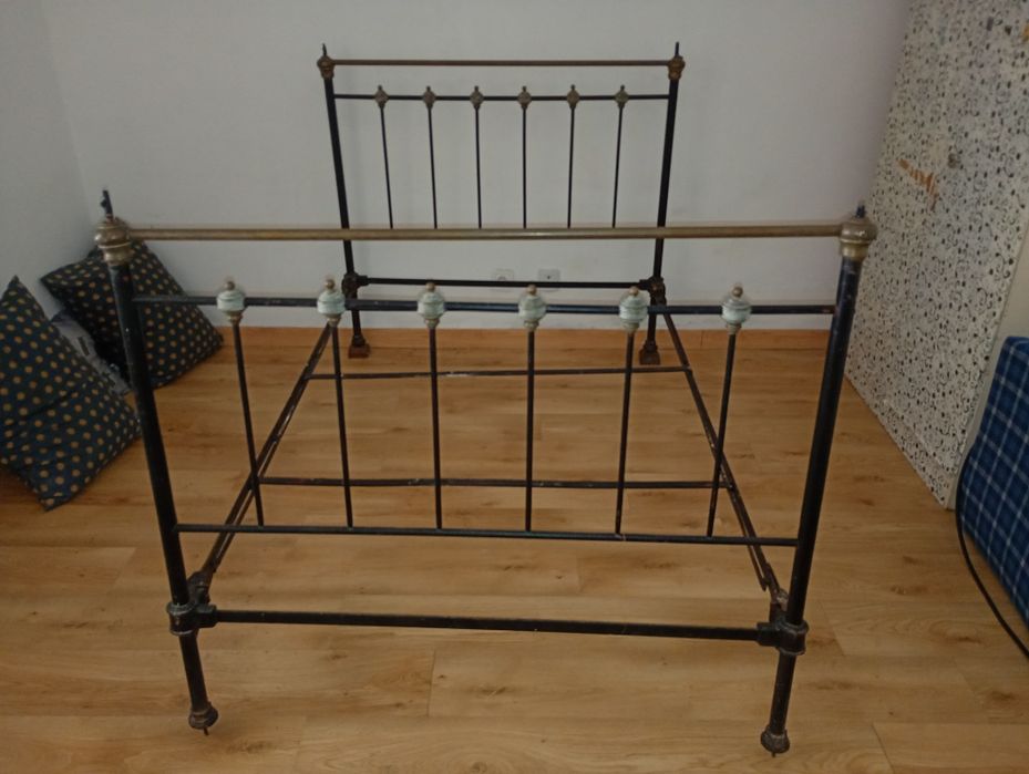 Cama corpo e meio antiga