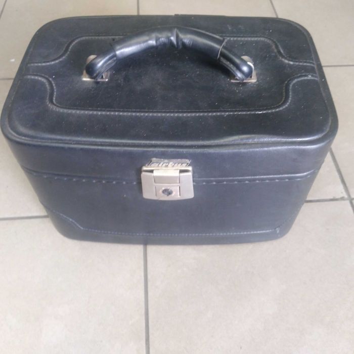 KUFEREK - Domowy na co komu pasuje /
Zachęcam do zakupu