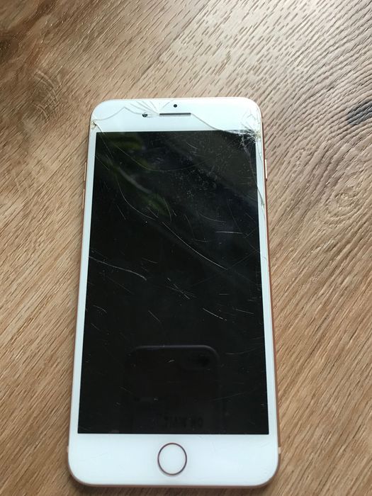 iPhone 8 Plus, różowy