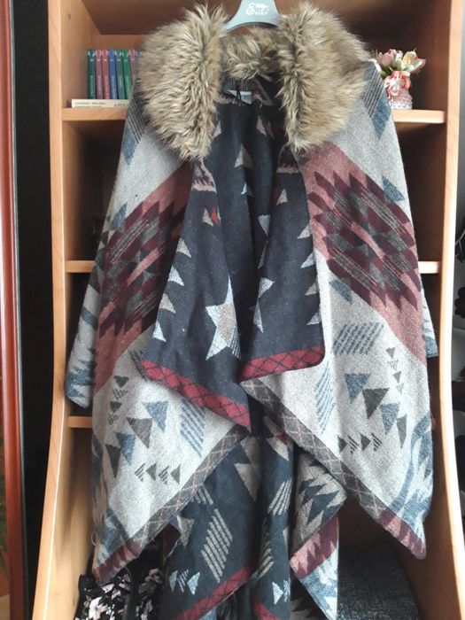 Śliczne ponczo narzutka plus size rozmiar  48/50/52  5XL