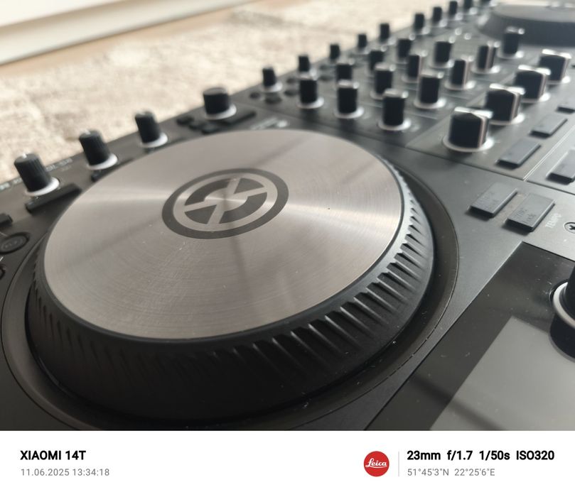 Kontroler  TRAKTOR S4mk3