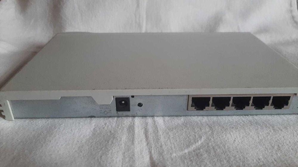 Устройство EOC-110V для передачи Ethernet по коаксиальному кабелю.