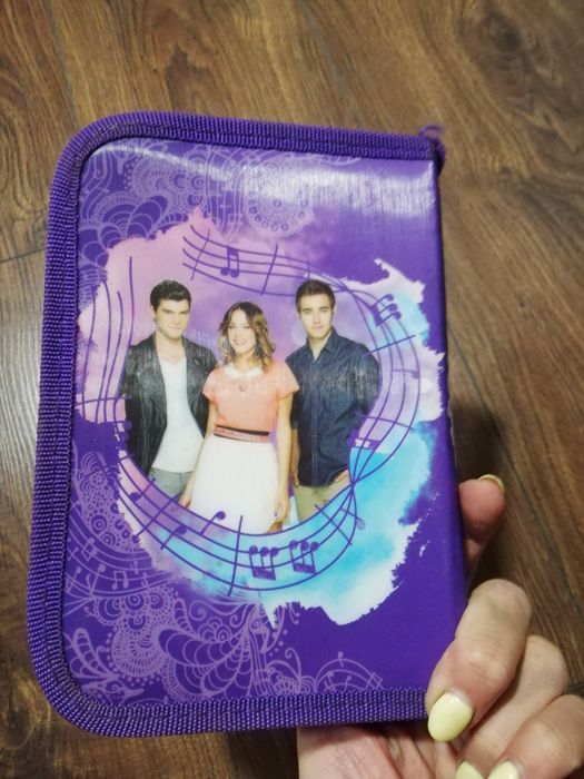 Piórnik furby Disney Violetta