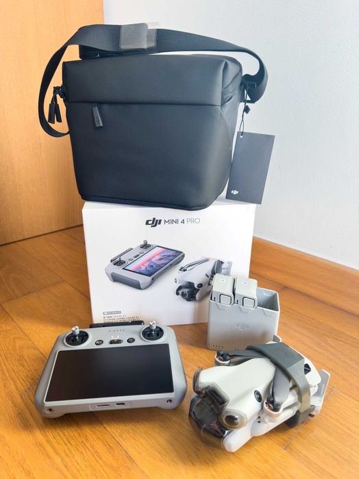 DJI Mini 4 Pro Fly More Combo