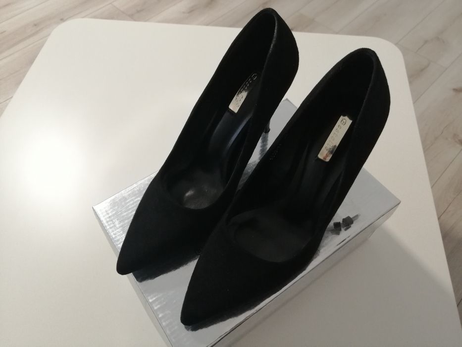 Buty na obcasie roz 38