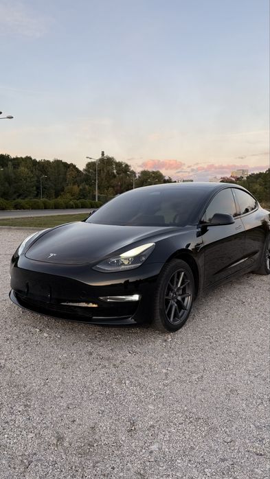 Продам Tesla model 3
