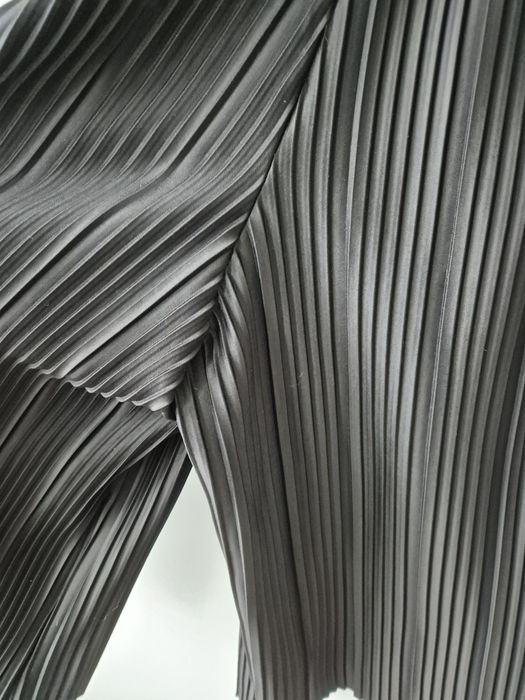 Plisowane spodnie kuloty Reserved 140 używane czarne