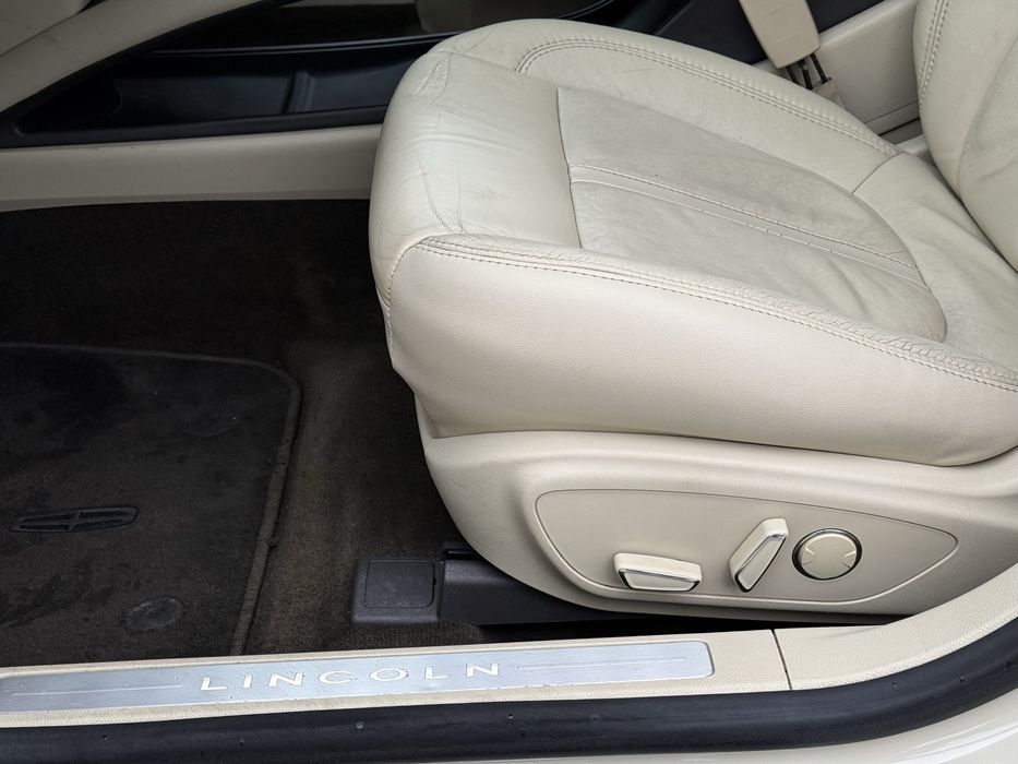 Lincoln MKZ 2014 року, 2.0 Hybrid, автомат, передній привід.