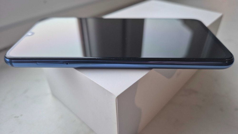 Telefon Xiaomi Mi9 SE 6/64gb ocean blue + akcesoria