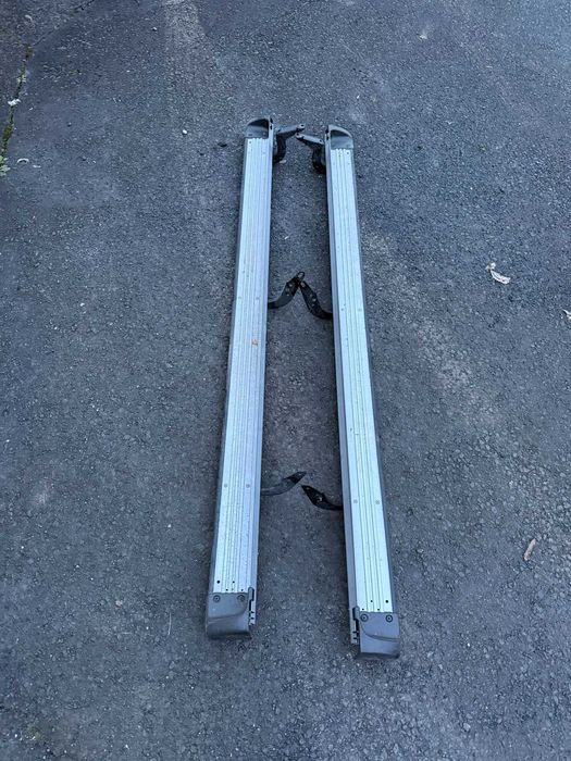 Progi stopnie przeznaczone do Toyota Hilux 2006-2015