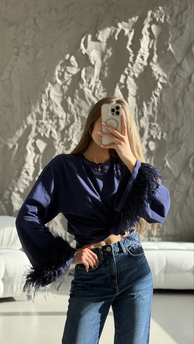 Лонгслів оверсайз із пірʼям