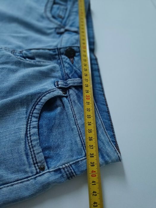 Jeansowe spodenki szorty Esmara M 38