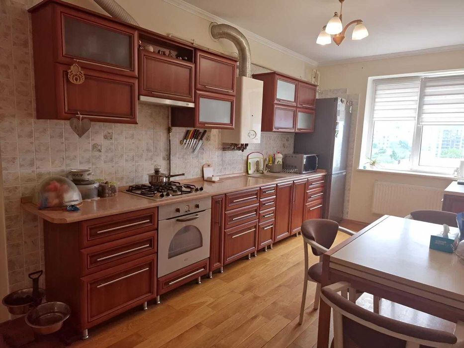 Продаж дворівнева 4 кімнатна квартира м. Львів, вул. Дж. Вашингтона