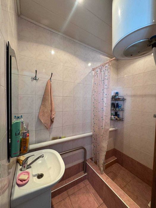 Продаж двоповерхового будинку для великої сім’ї в с. Хацьки