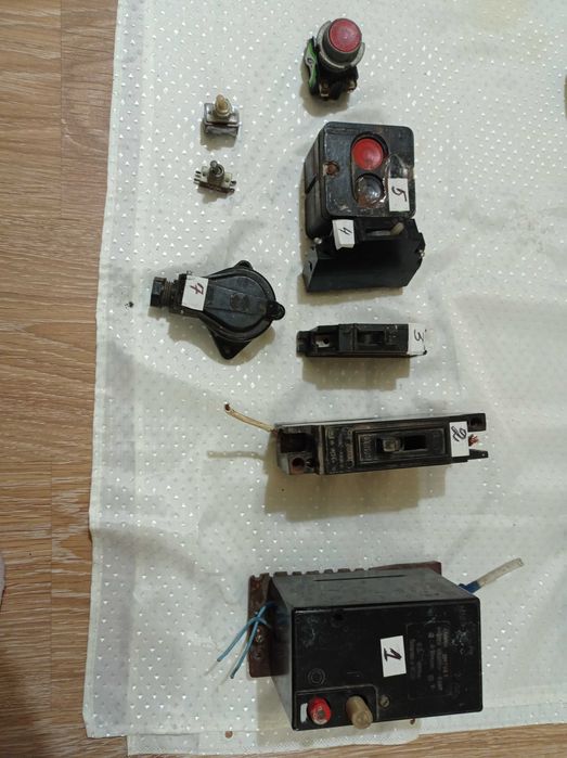 Розетка.Подрозетник.Включатель.Пробка.Автомат.Рамка.