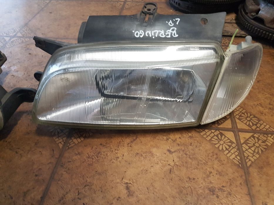 Lampa przód przednie prawa lewa Peugeot Partner Citroen Berlingo