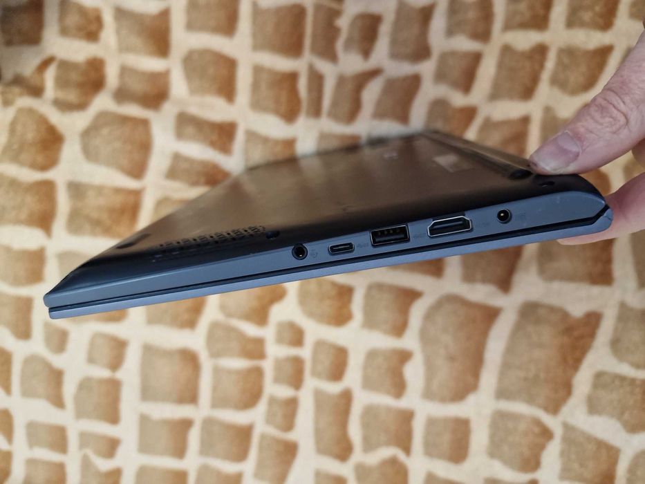 ASUS VivoBook R424D/Full HD/Ryzen™ 3 3200U/256SSD/Radeon 3 RX Vega 2ГБ