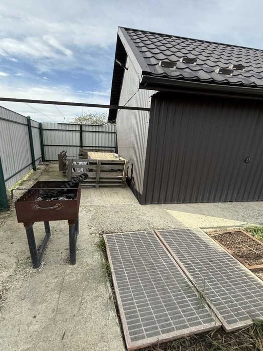 Продам сучасний двоповерховий будинок 180кв.м. з усіма комунікаціями