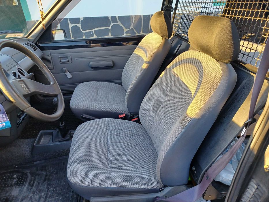 Peugeot 205 XAD 1.8D em bom estado