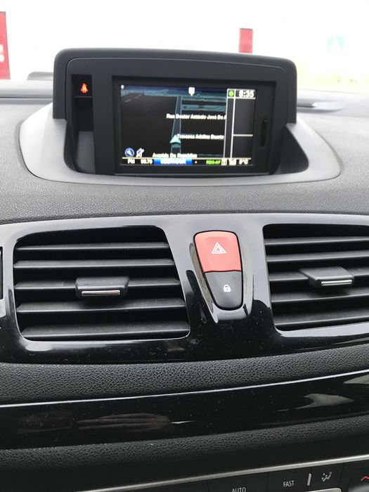 Megane 2011 Bose Edition Branca