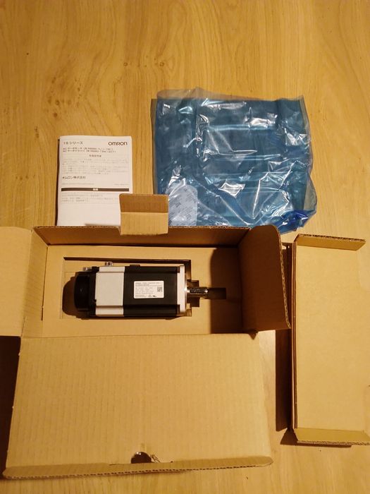 Omron AC Servo Motor R88M-1M40030T-BS2  Nowy Gwarancja