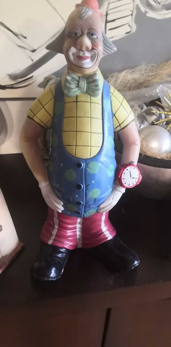 Estatuetas e pequenas peças decorativas