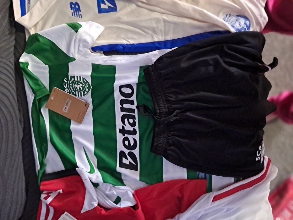 Conjunto  de futebol  para criança