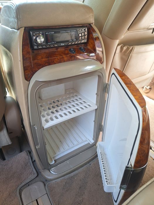KIA Carnival Grand Limousine