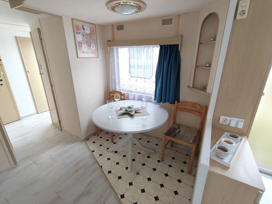 DOMEK holenderski letniskowy przyczepa kemping