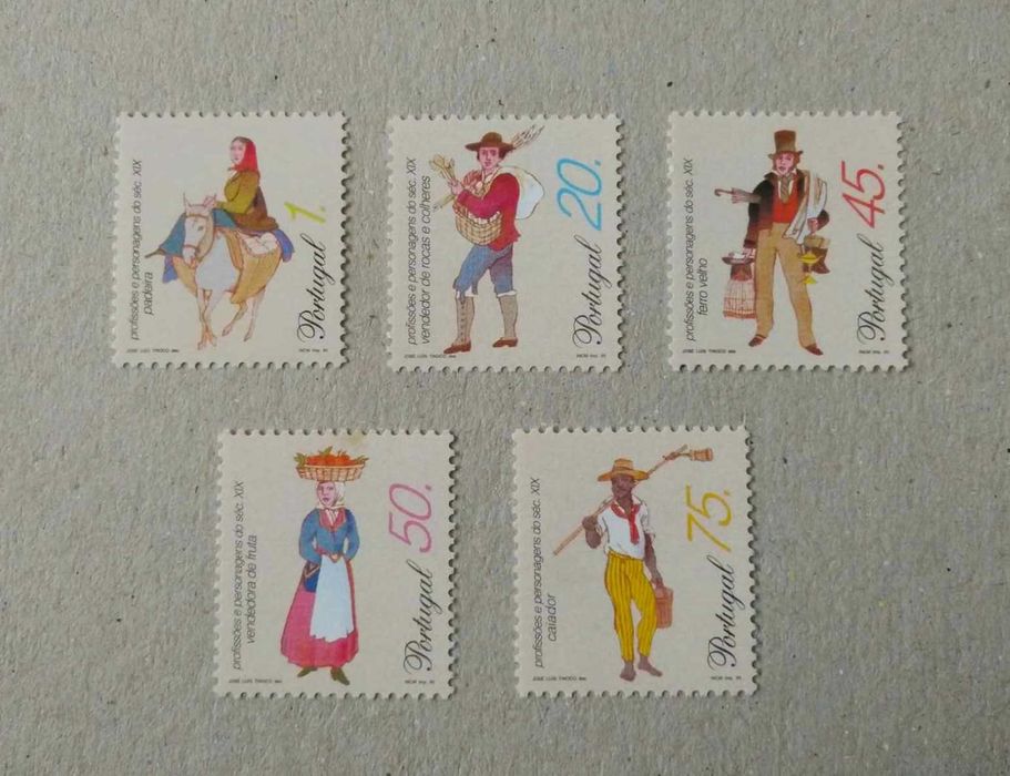 Série nº 2271/75 – Profissões e Personagens do sec. XIX (1º grupo)
