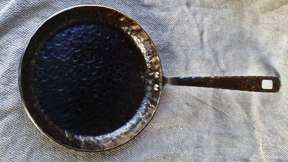 Patelnia ręcznie kuta