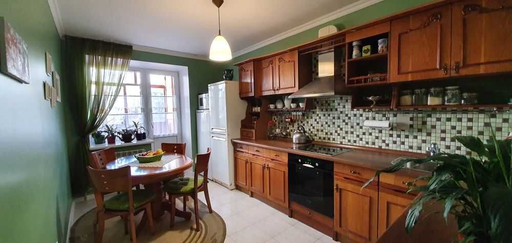 100 грн. в сутки и 400 грн. неделя Хостел Киев Вокзальная ЖД Вокзал