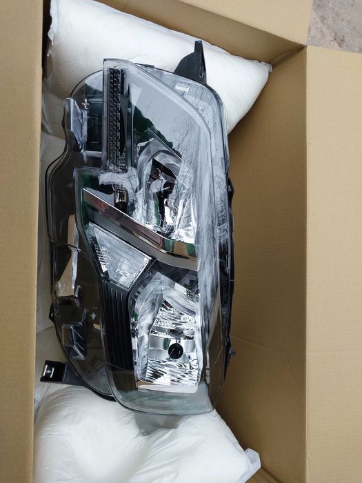 PEUGEOT RIFTER lampa przednia nowa