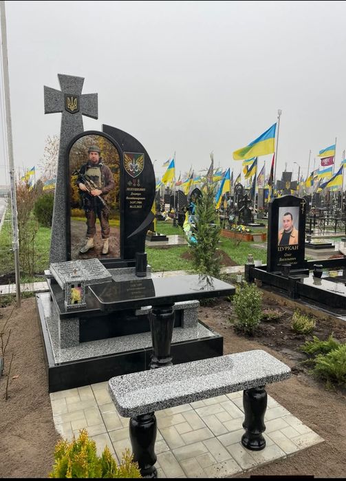 Військові пам’ятники Героям України  | Гранітні меморіали