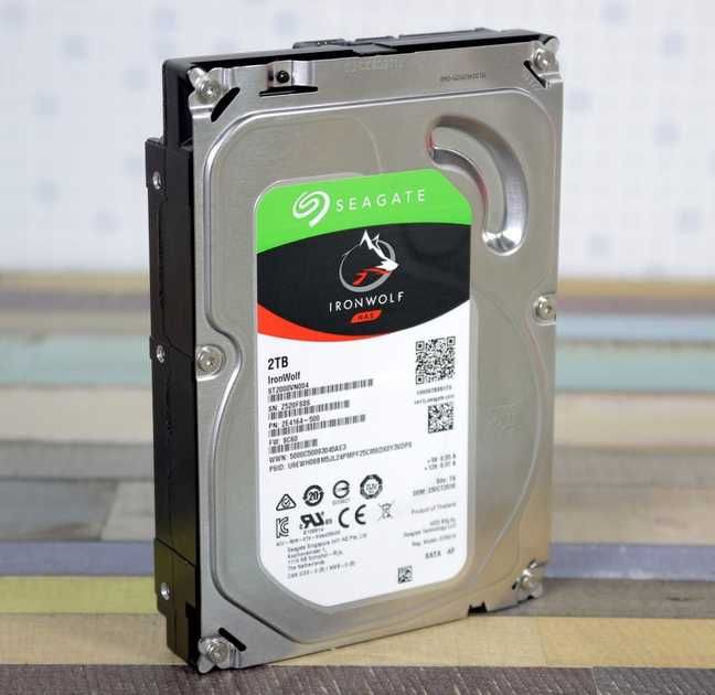 Накопичувач HDD SATA 2.0TB Seagate IronWolf (ST2000VN004)