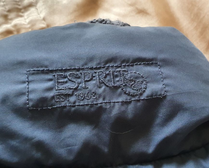 Piękna ciepła kamizelka ESPRIT, rozm. S