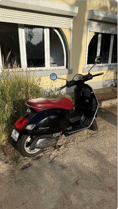 PIAGGIO _ Vespa GTS 250_excelente estado_MOTIVO: Mudança de País.