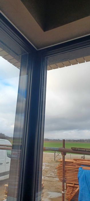 Tynki maszynowe cementowo-wapienne , gliniane