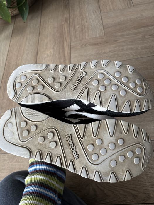 Czarno białe buty sportowe sneakers zamszowe Reebok Classic 38