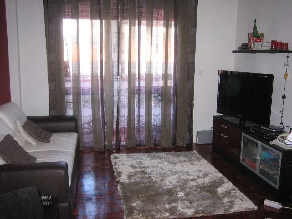 CORTINADOS de argolas castanhos com transparência