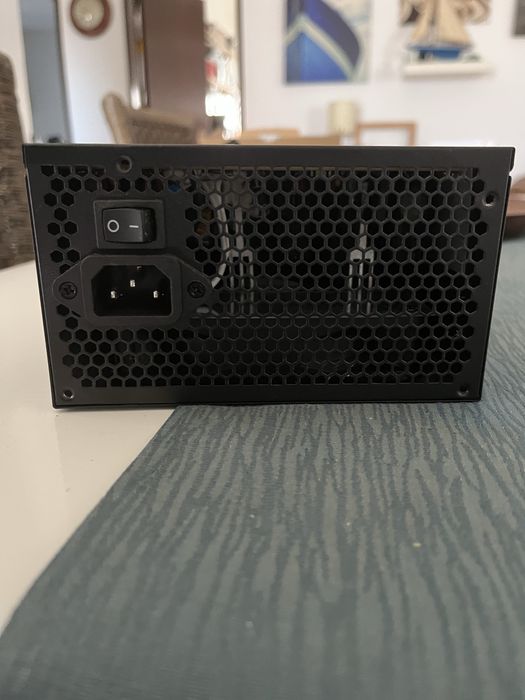 Fonte aerocool 650W - Pouco uso