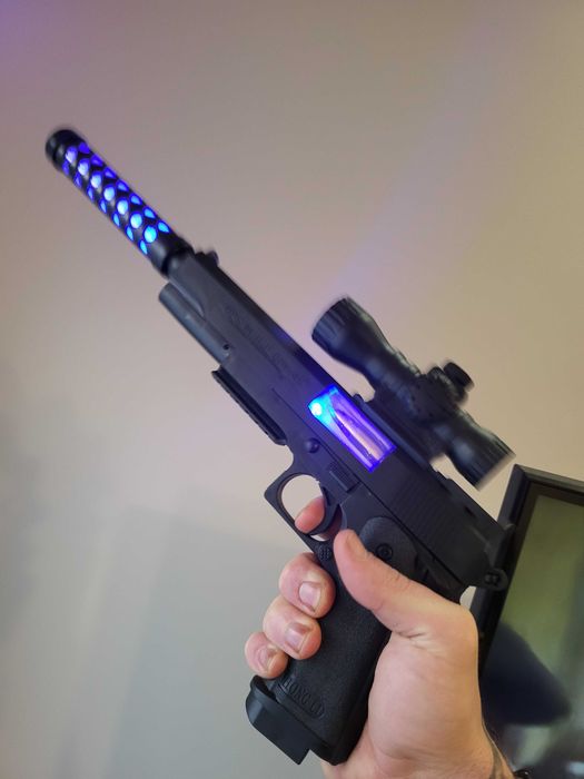 Pistolet broń led na baterie
