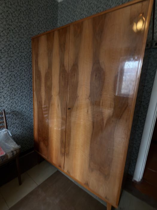 Отдам даром пианино , шкаф , стенку, кухня, кровать  , диван