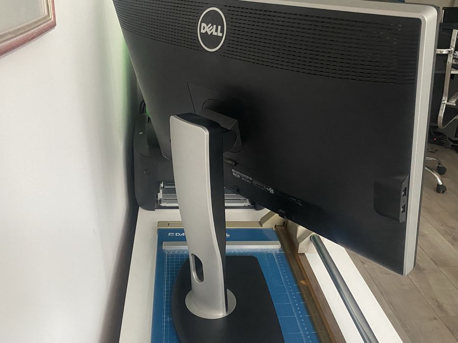 Монітор Dell U2412mb