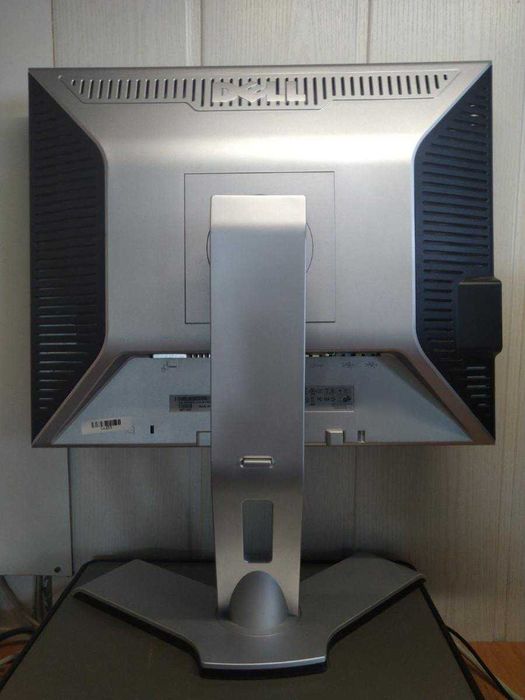 Монитор Dell 1908FP 1280х1024