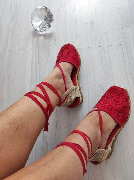 Kobiece sznurowane a'la espadryle