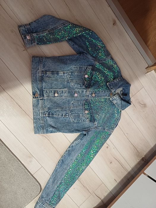 Kurtka dżinsowa roz.S/M -cekiny