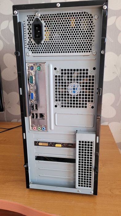 Комп'ютер з монітором 23", wi fi usb адаптер, клавіатура, мишка