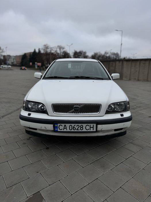 Продам машину.