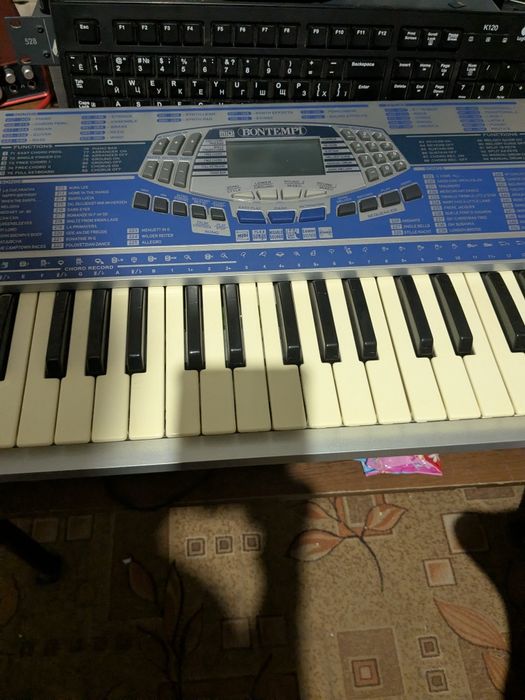 Продам синтезатор Bontempi PM 695.